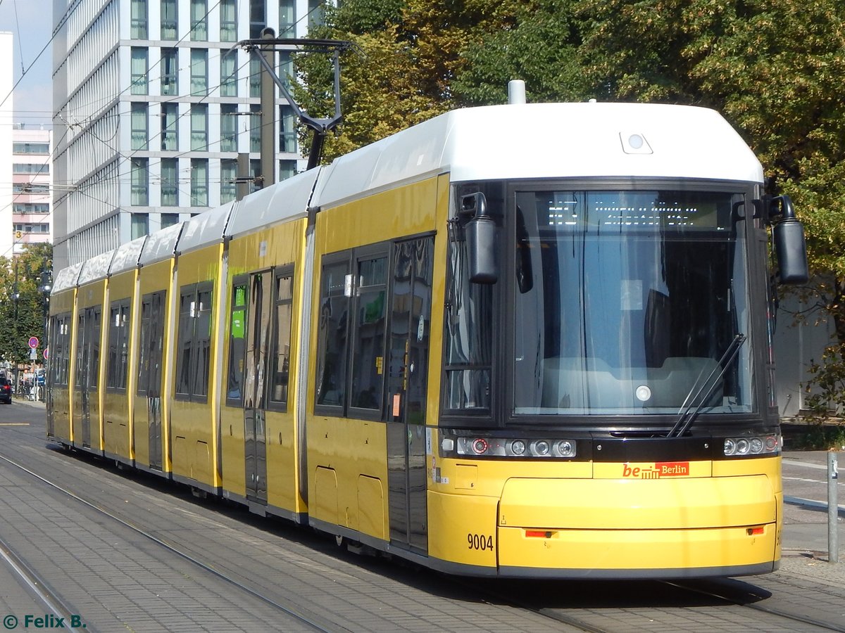 Flexity Nr. 9004 der BVG in Berlin.