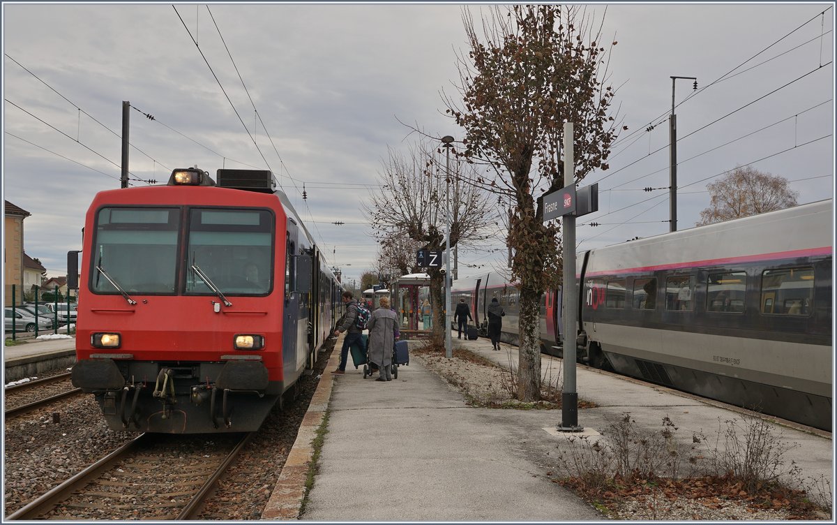 Frasne, Endstation des RE / TER von Neuchâtel - hier besteht Anschluss an und vom TGV nach Paris.

23. Nov. 2019