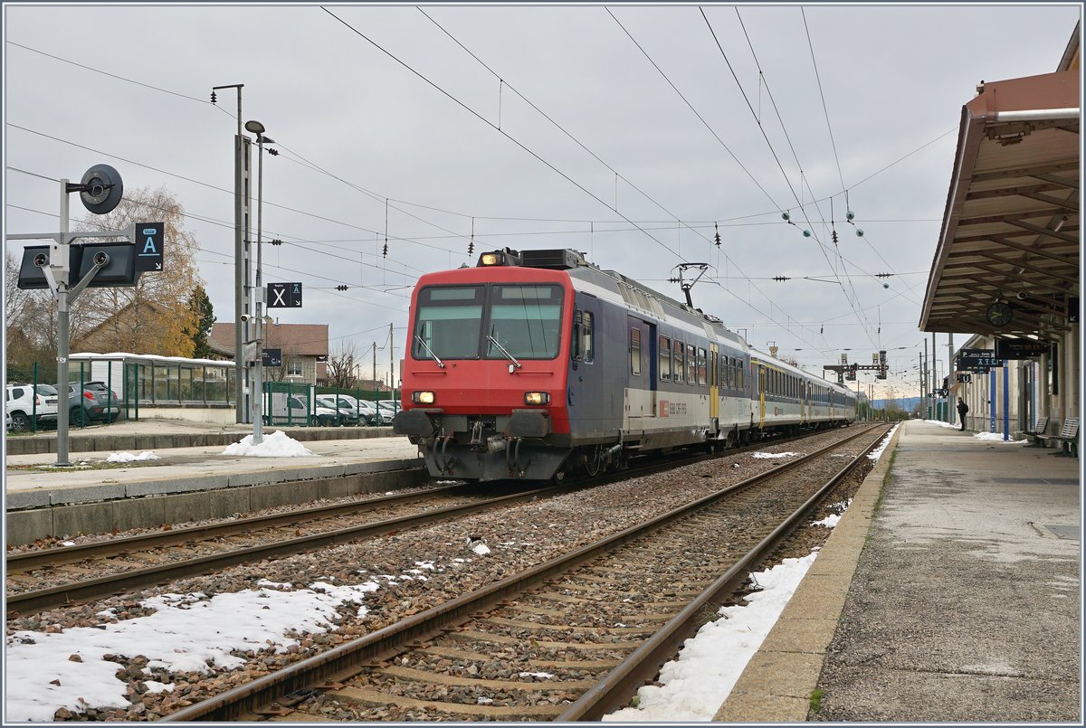 Frasne, Endstation des RE /  TER von Neuchâtel - hier besteht Anschluss an und vom TGV nach Paris.

23. Nov. 2019