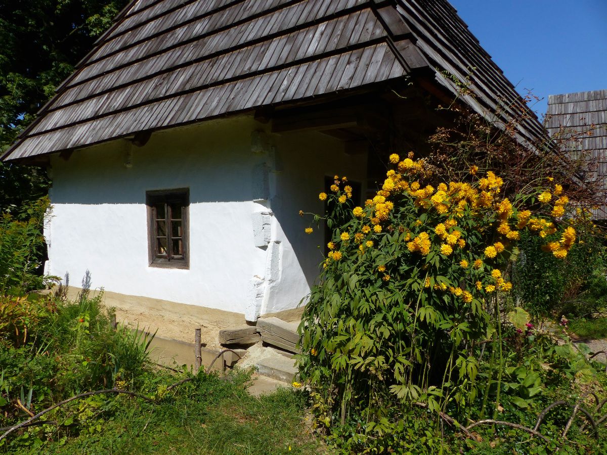 Freilichtmuseum fr Volkskunst, Industrie und Architektur. Chernecha Hora Strasse Lemberg 28-08-2019.

Openluchtmuseum voor volkskunst, nijverheid en architectuur. Chernecha Hora straat Lviv 28-08-2019.