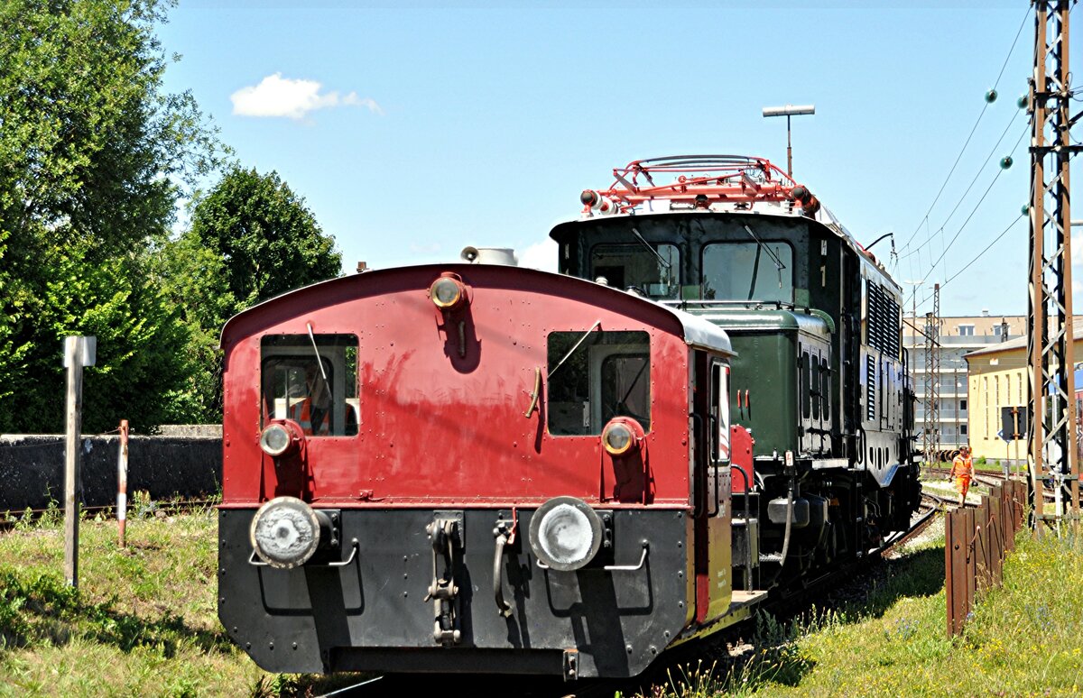 F�hrerstandsmitfahrten auf E 94 088 im Schlepp von 323 872-2 im fahrdrahtlosen Bereich im Bahnpark Augsburg am 26.06.2022.