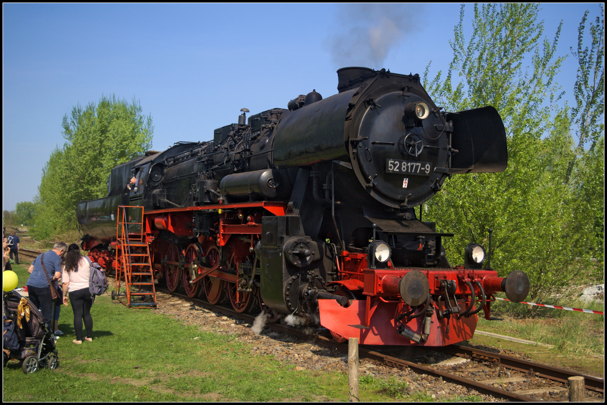 F�r F�hrerstandmitfahrten stand w�hrend des Fr�hjahrsfest der Berliner Dampflokfreunde die 52 8177 auf dem Vereinsgel�nde bereit, was von den Besuchern am 21.04.2018 in Berlin Betriebsbahnhof Sch�neweide gerne genutzt wurde.