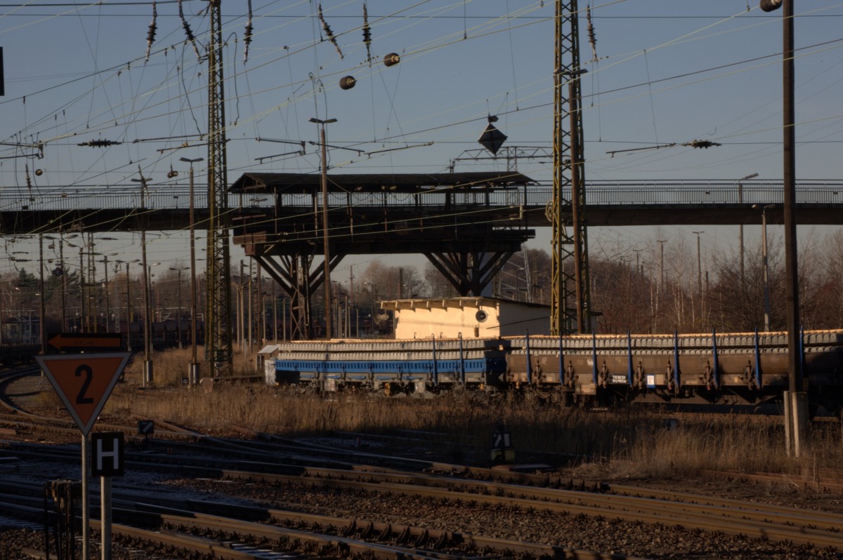 Fußgängerbrück und Bockkran in Riesa  13.12.2013 11:30 Uhr.