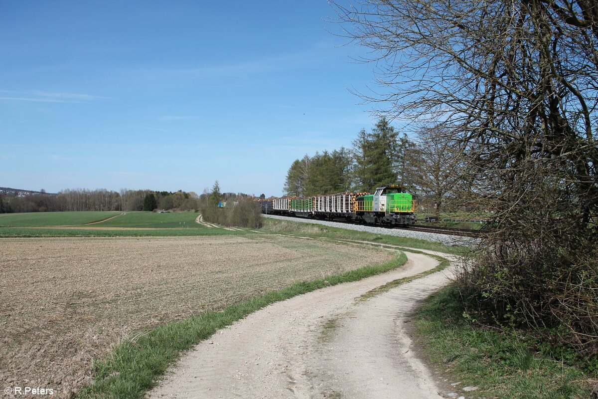 G1700.03 mit dem Rundholzug aus Cheb nach Nürnberg Rangierbahnhof bei Waldershof. 09.05.21 