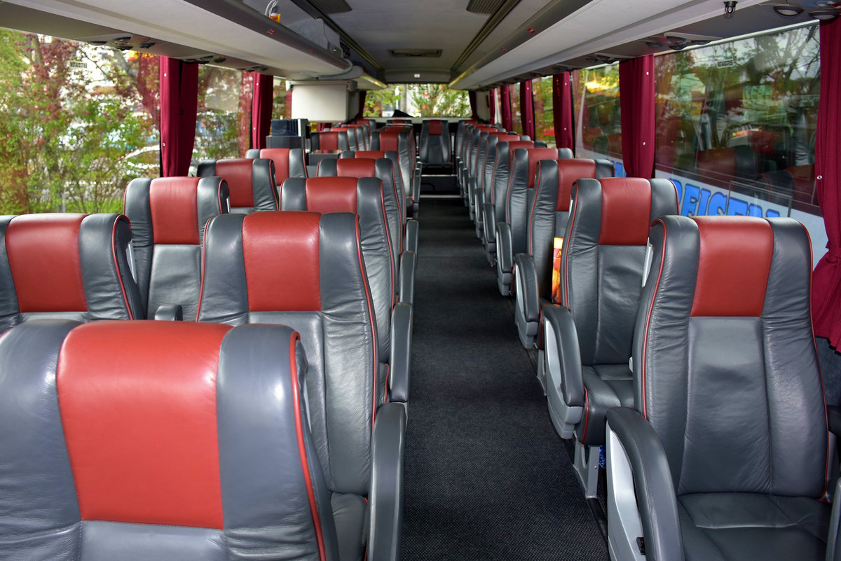 Gediegene Sitze im VDL Futura von EUROBUS aus der Schweiz (Luzern).