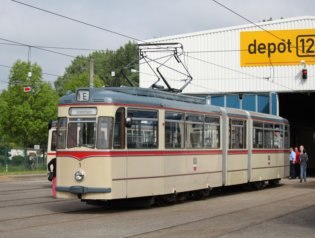 Gelenktriebwagen des Typs G4 stand vor dem Depot 12 in Rostock-Marienehe.24.05.2014