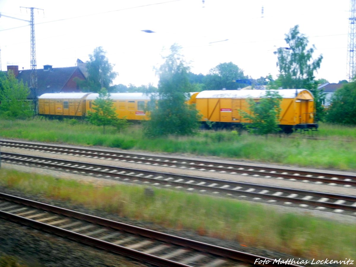 Gleisbauzug abgestellt in B�tzow am 29.5.16