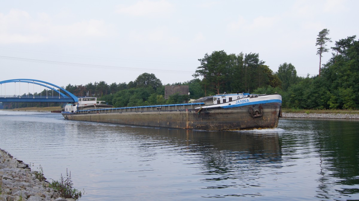 GMS  Janine  aus Ro�lau am 30.08.13 um 8:34 Uhr im Oder-Havel-Kanal in Richtung Schiffshebewerk Niederfinow unterhalb der Br�cke Lichterfelde
