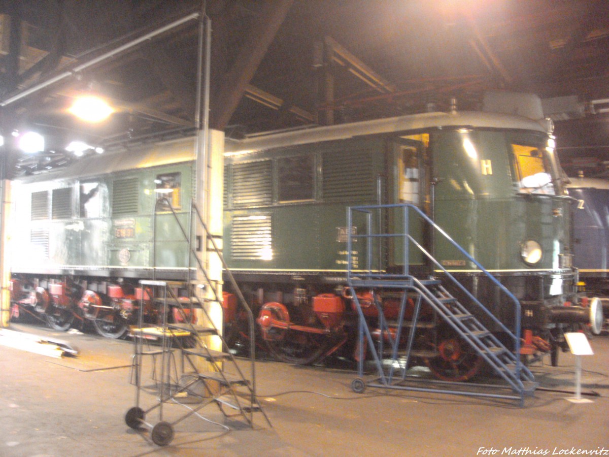 Gr�ne E18 im DB Museum Halle Saale am 15.2.14