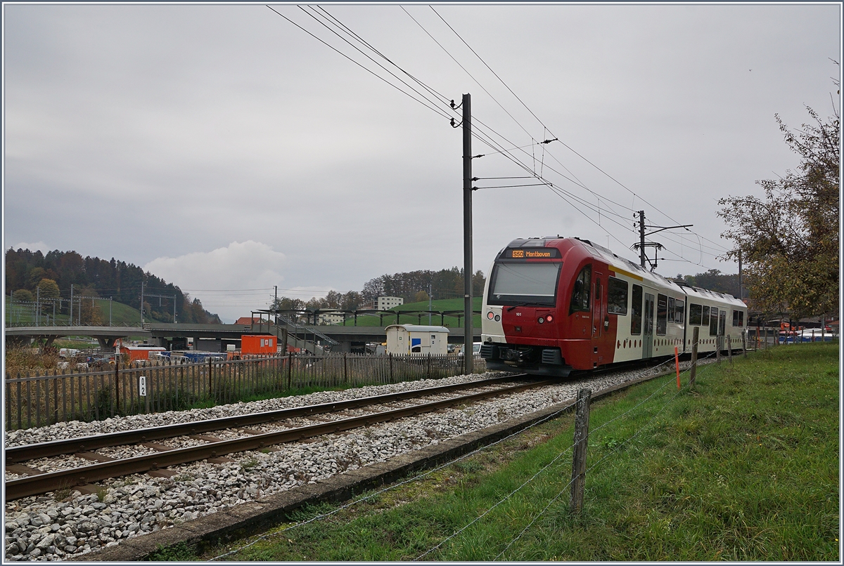 Gut ein Monat liegt zwischen diesen beiden Bildern bei Kilometer 0.2 in Châtel-St-Denis. 

28. Okt. 2019