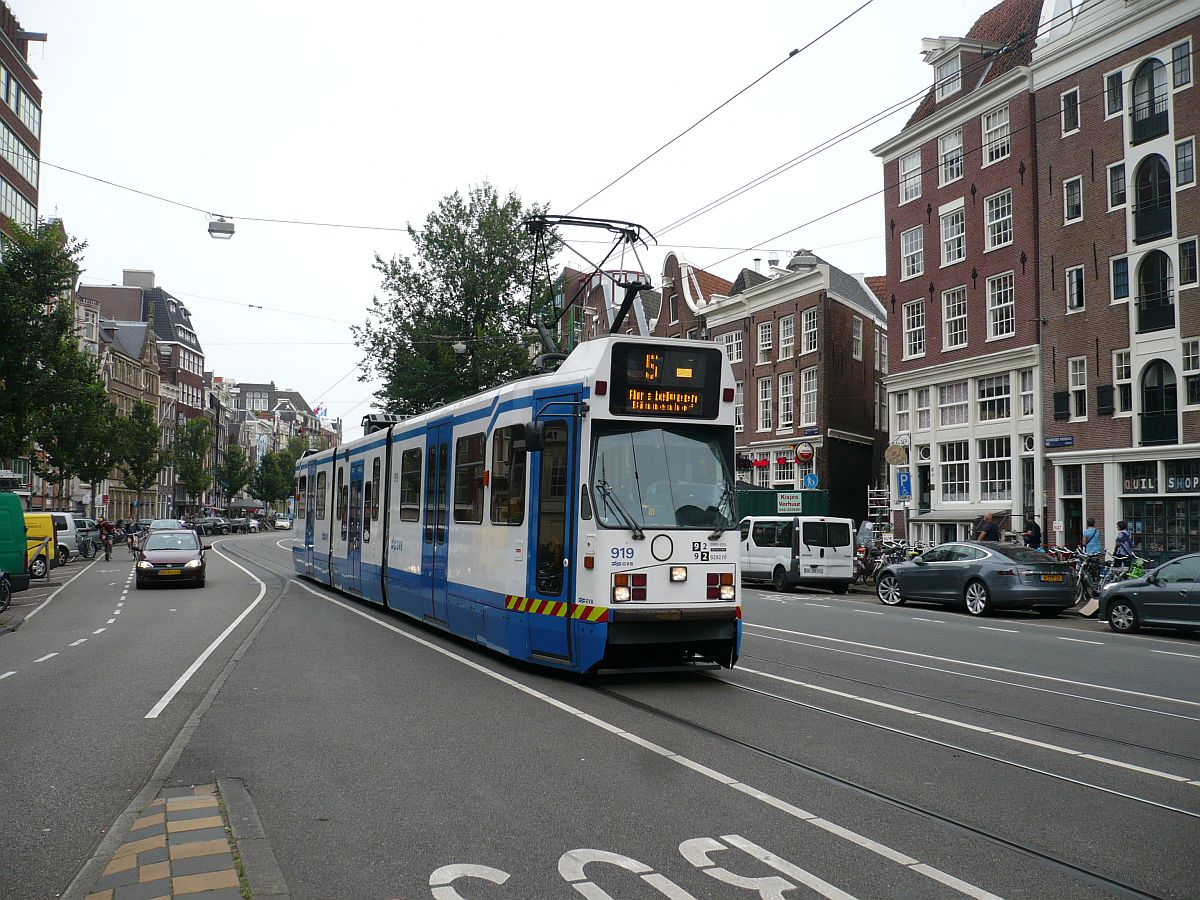 GVB TW 919 Nieuwezijds Voorburgwal, Amsterdam 12-08-2015.

GVB tram 919 Nieuwezijds Voorburgwal, Amsterdam 12-08-2015.