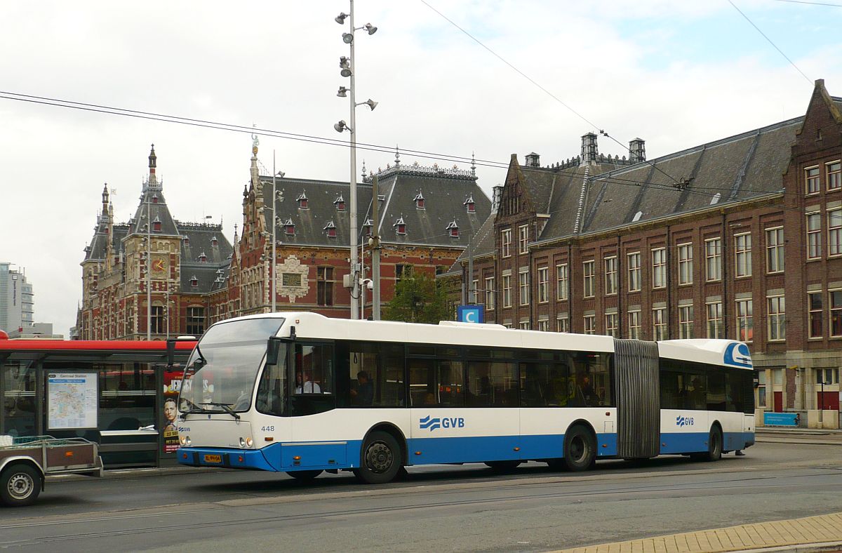 GVBA Bus 448 Volvo B7LA  Berkhof-Jonckheere Baujahr 2001. Stationsplein Amsterdam 18-09-2013.

GVBA bus 448 Volvo B7LA  Berkhof-Jonckheere bouwjaar 2001. Stationsplein Amsterdam 18-09-2013.