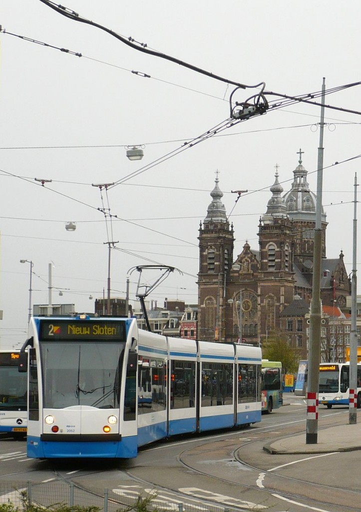 GVBA TW 2052 Prins Hendrikkade, Amsterdam 20-11-2013.

GVBA tram 2052 Prins Hendrikkade, Amsterdam 20-11-2013.