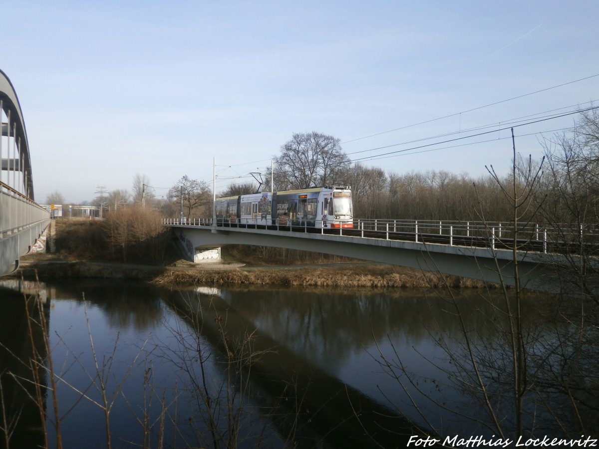 HAVAG Stra�enbahn unterwegs von Halle (Saale) nach Merseburg am 6.1.15