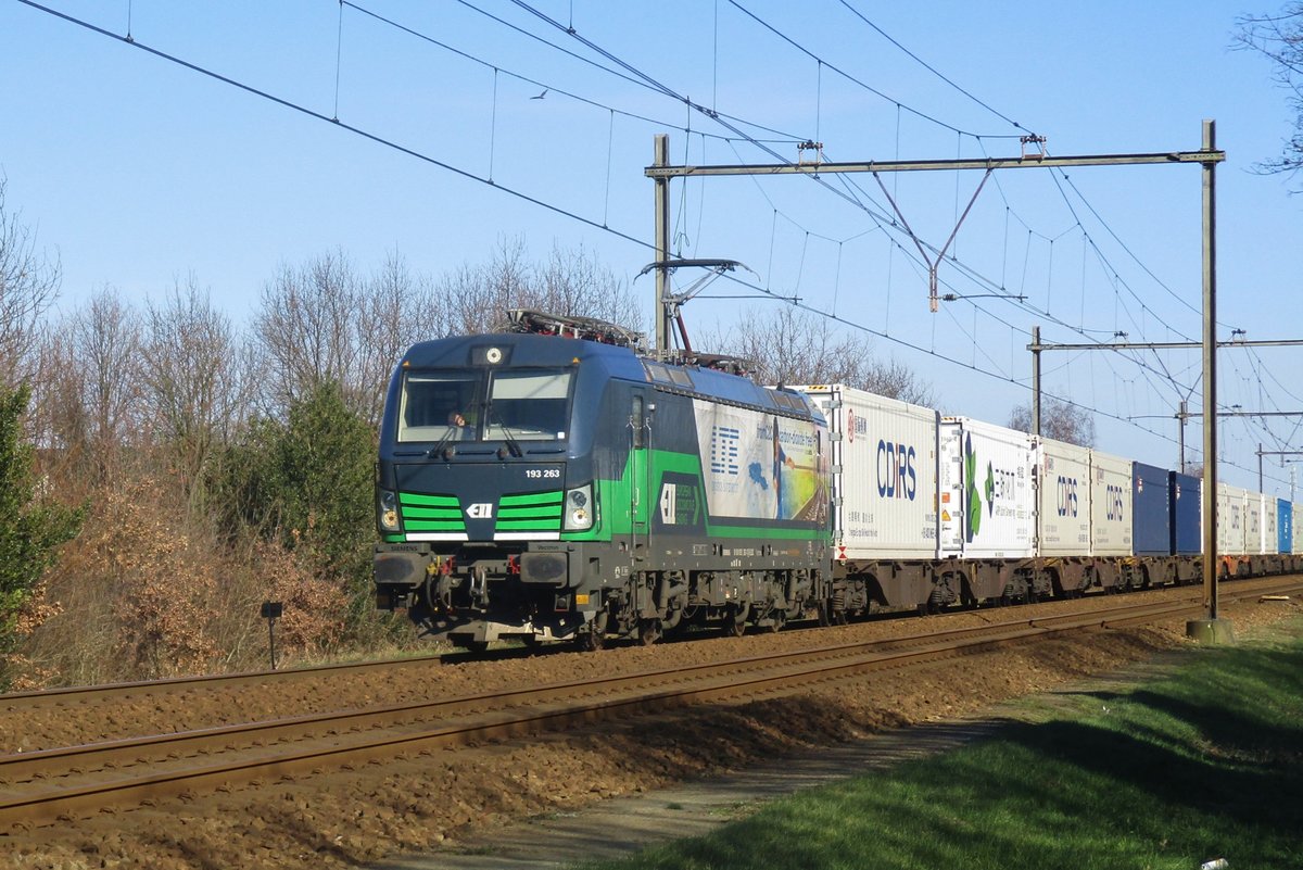 Heimspiel f�r der Fotograf mit LTE 103 263 und der Rzepin-Shuttle durch Wijchen am 25 Februar 2018.