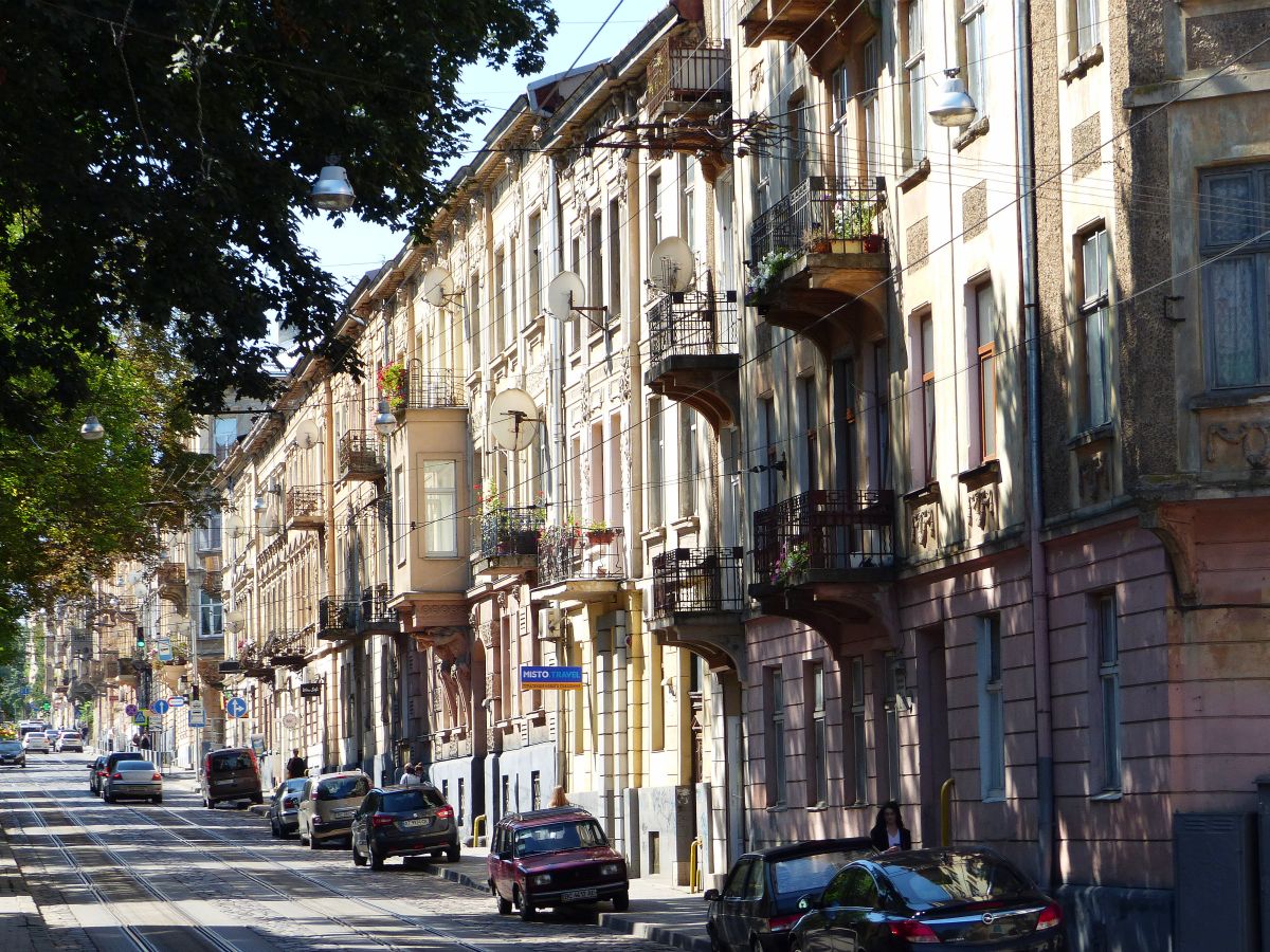 Henerala Chuprynky Strasse, Lviv 05-0920-19.

Henerala Chuprynky straat, Lviv 05-0920-19.