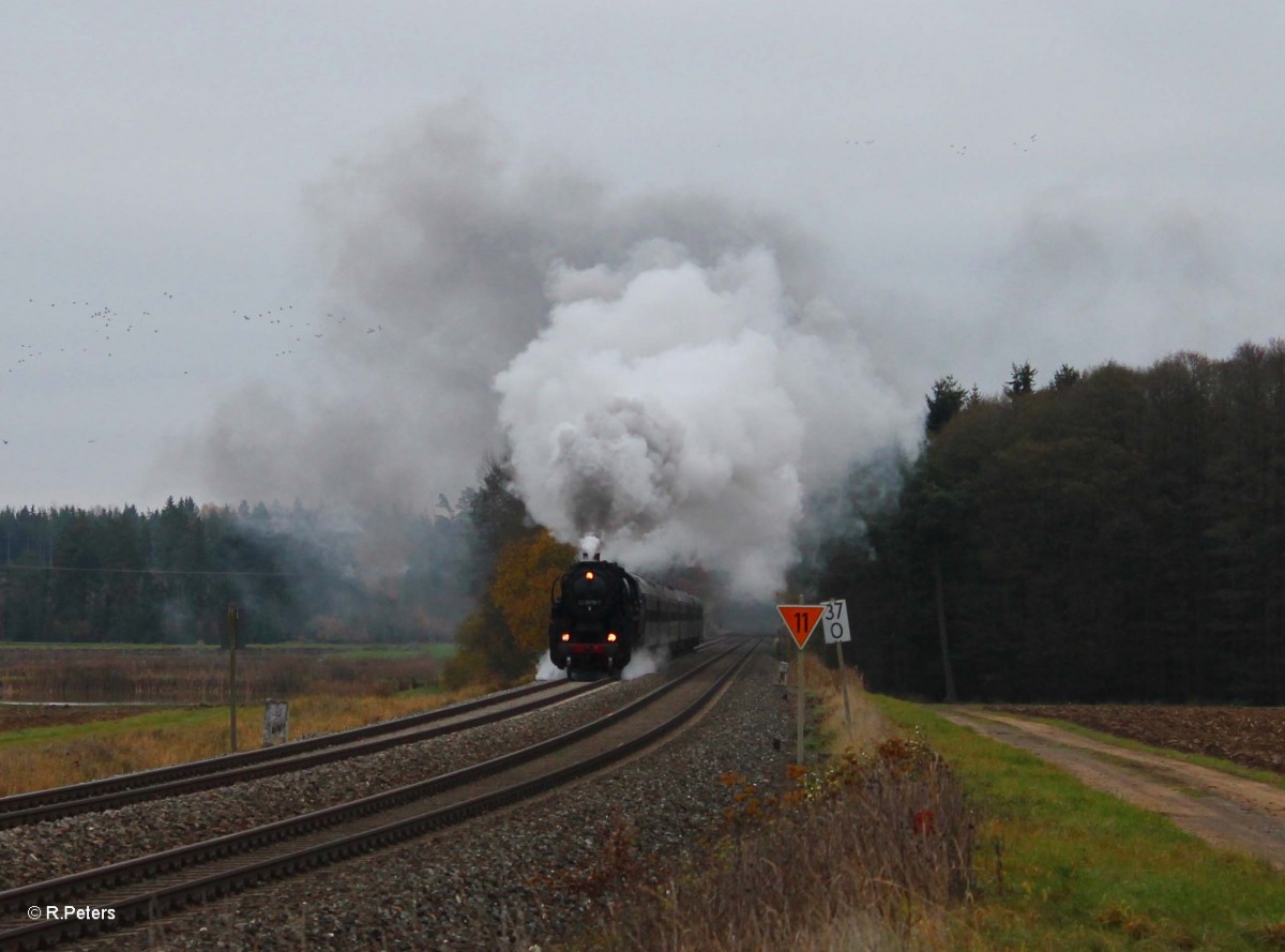 Herrliche Dampfentwicklung von der 52 8079