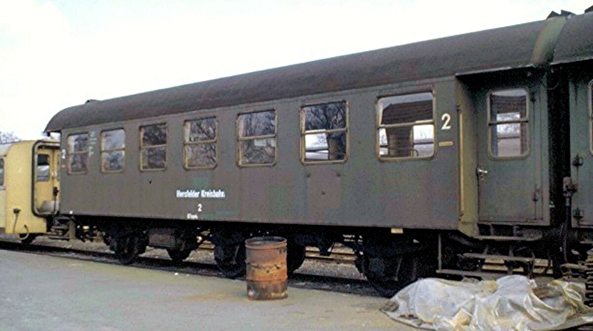 Hersfelder Kreisbahn (HEG) Umbauwagen Nr.2 in Bad Hersfeld am 18.04.1984.
