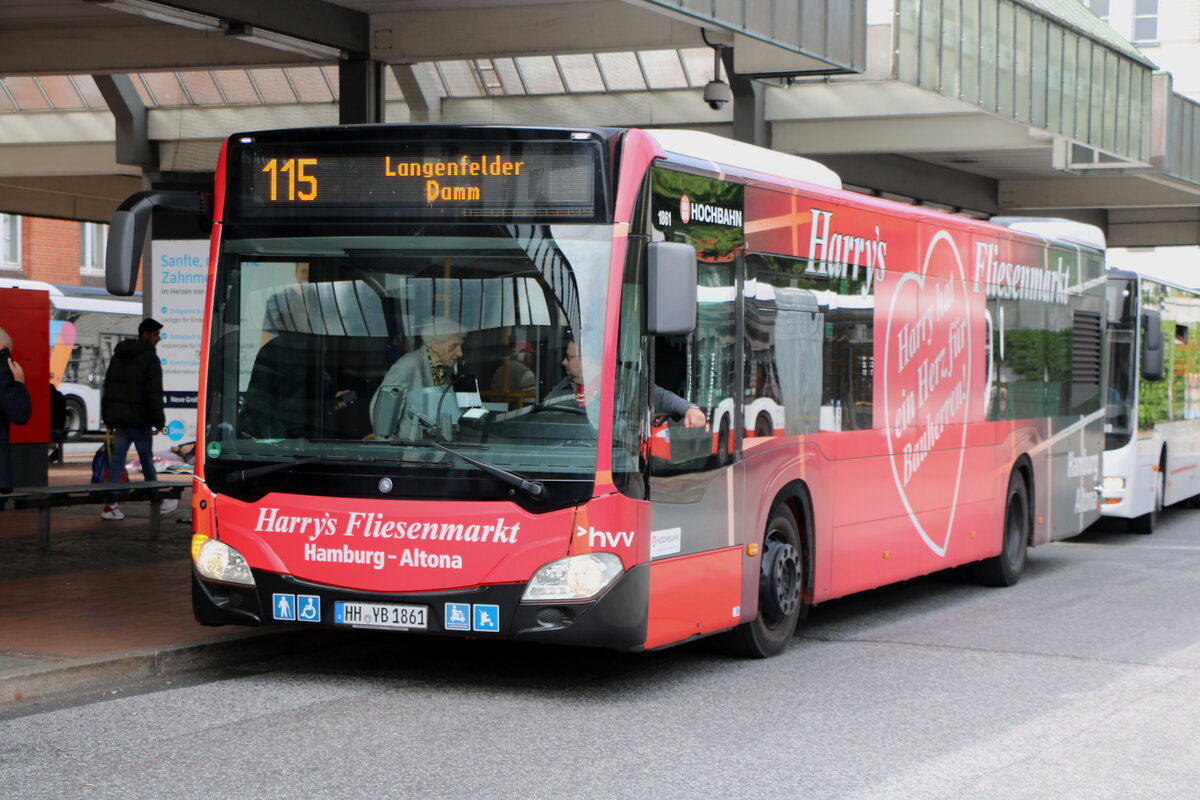 HHA Hamburg - Nr. 1861/HH-YB 1861 - Mercedes am 10. Mai 2025 in Hamburg, Busbahnhof HH-Altona (Aufnahme: Martin Beyer)