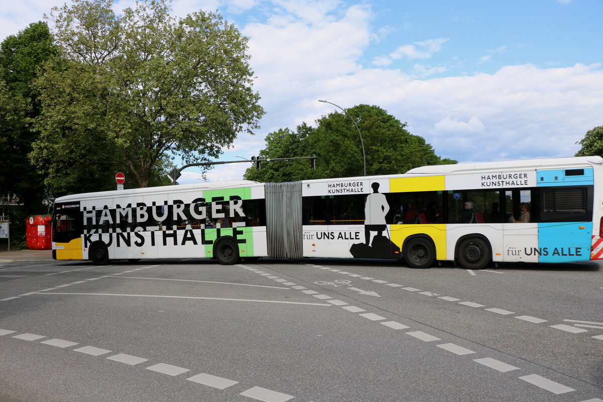 HHA Hamburg - Nr. 4942/HH-YB 4942 - Mercedes am 8. Mai 2025 in Hamburg (Aufnahme: Martin Beyer)