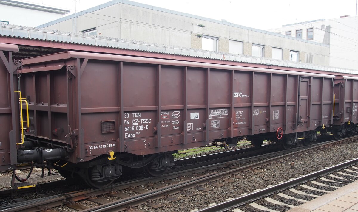 Hochbordwagen Eans 150-0 CZ in Ulm am 23.09.2014.