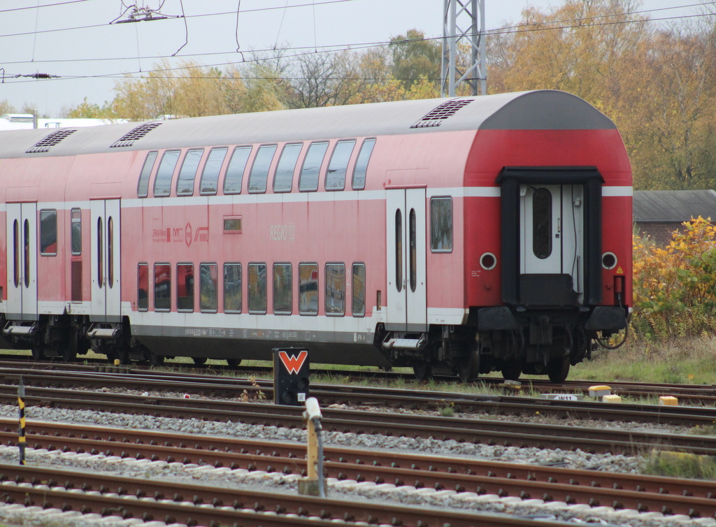 Hocheinstiegs-Dosto am 01.11.2024 im Rostocker Hbf.