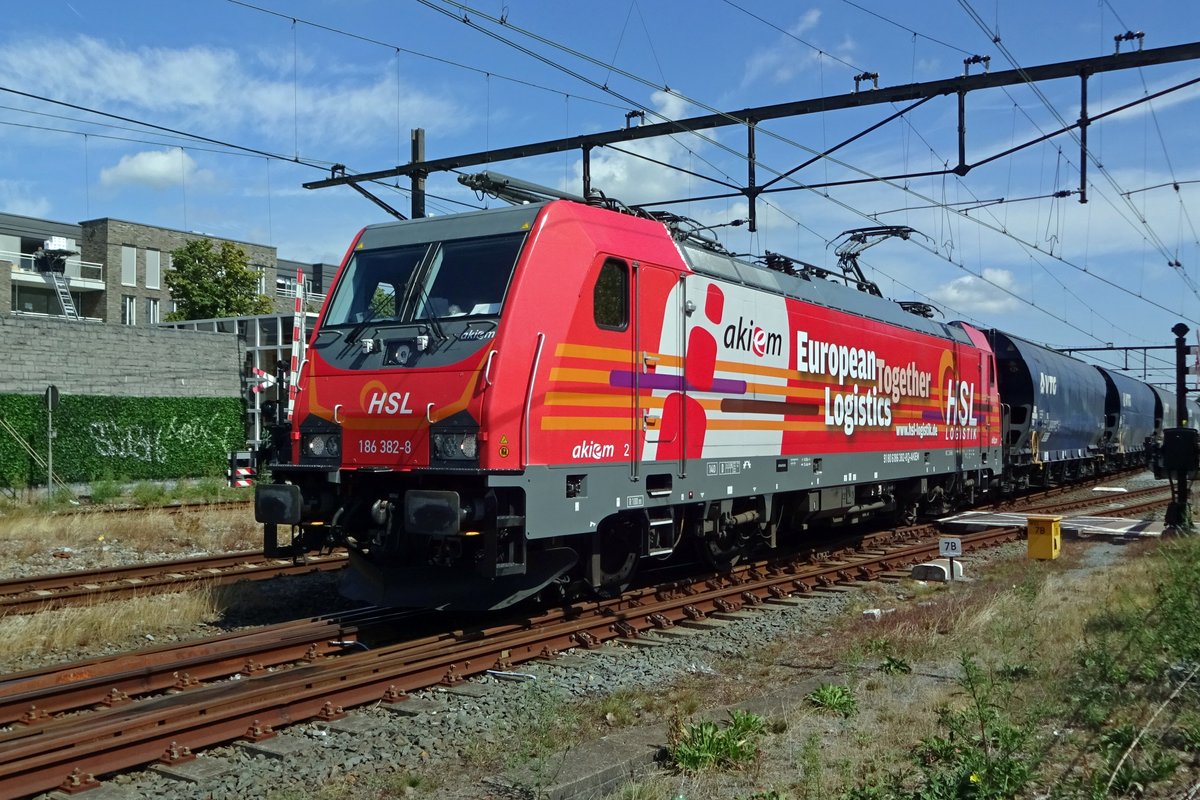 HSL 186 382 verl�sst mit ein Getreidezug Oss am 14 Augustus 2019. 