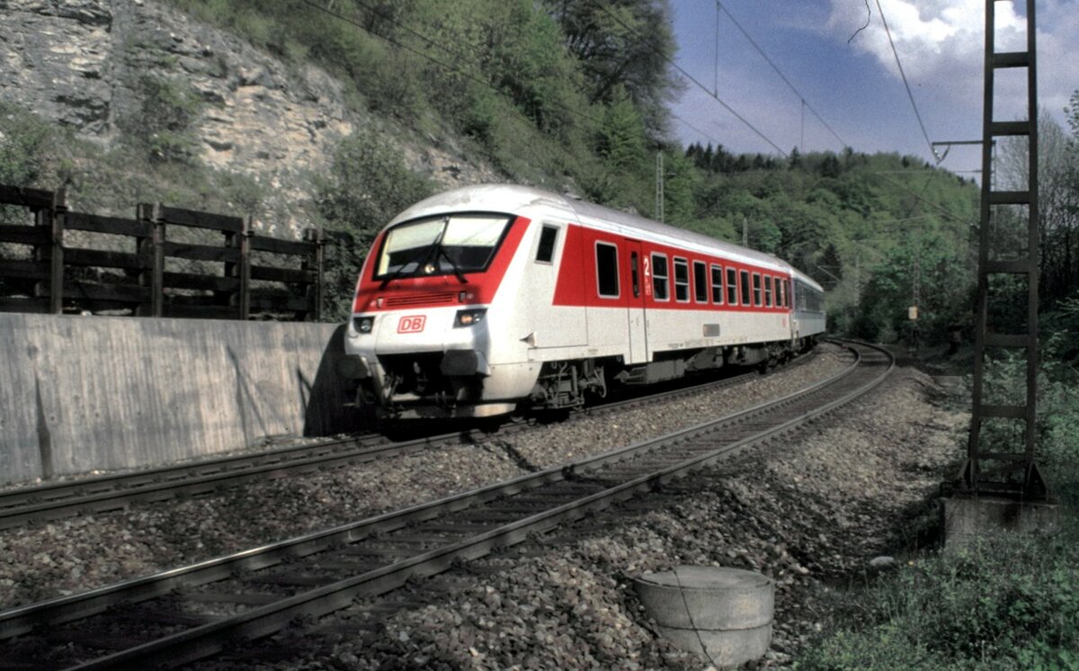 IC Steuerwagen auf der Geislinger Steige am 09.05.1998.