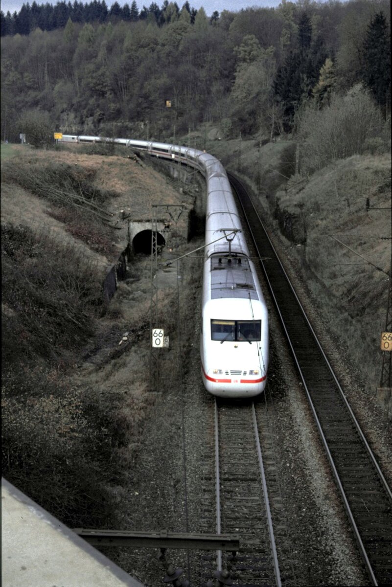 ICE 1 auf der Geislinger Steige am 15.11.2001.