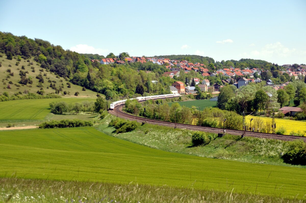 ICE 1 bei Lonsee am 20.05.2014.