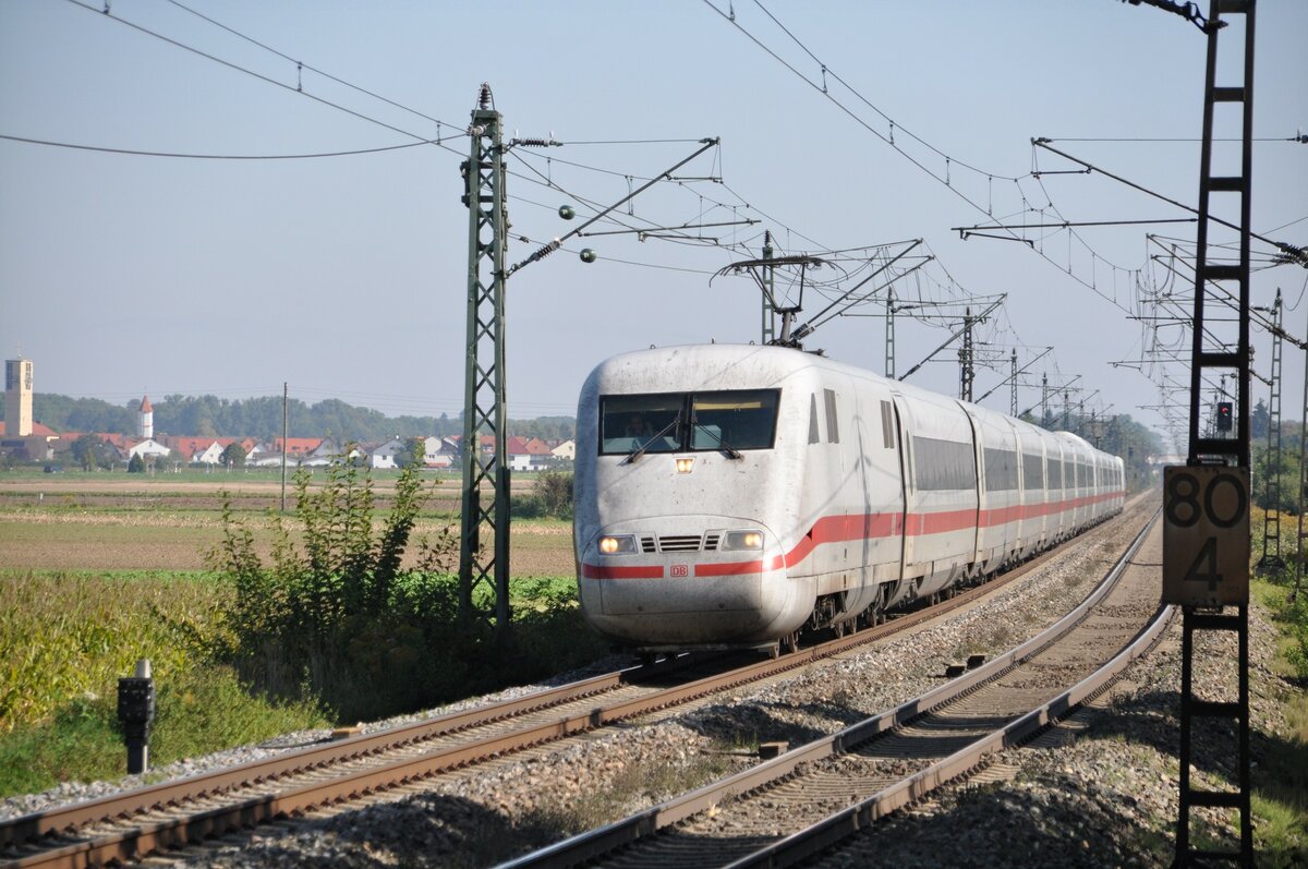 ICE 1 in Neu-Ulm Pfuhl am 03.10.2013.