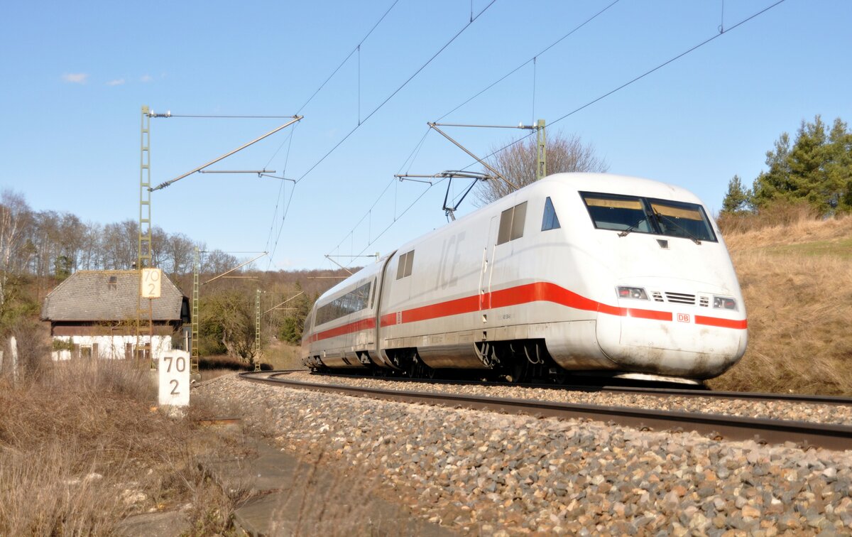 ICE 1  Nr. 401 504-4 bei Urspring am 01.03.2010.