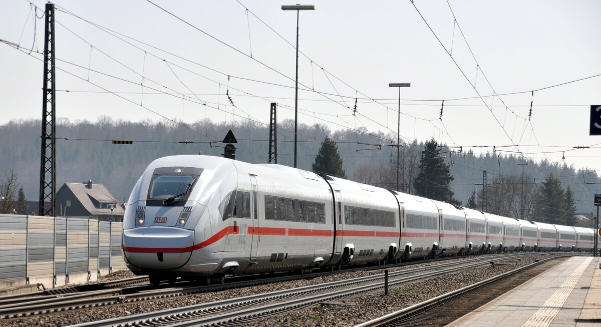 ICE 4 812 917-3 in Amstetten am 26.03.2022.