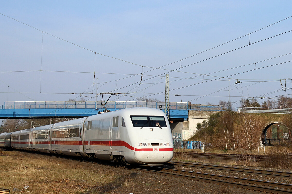 ICE 401 089-8 am 25.03.2022 in Tostedt.