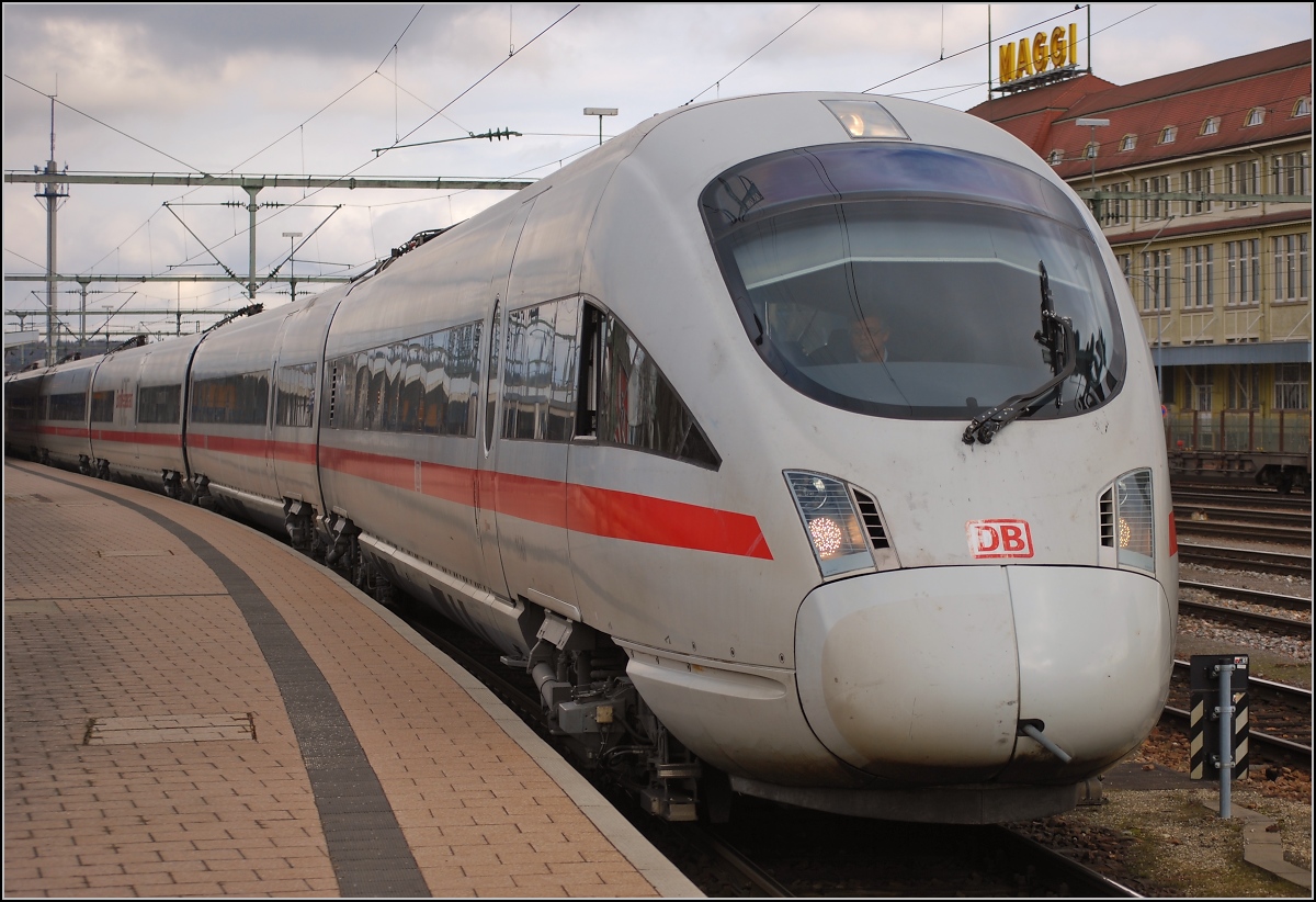 ICE Zürich – Stuttgart fährt nach kurzer Wendezeit auf die Schwarzwaldbahn bis Hattingen. Februar 2010.