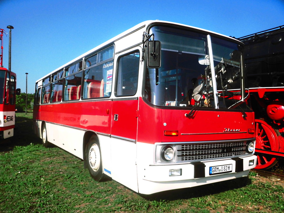 Ikarus 255 beim Sommerfest im Eisenbahnmuseum Weimar am 4.8.18