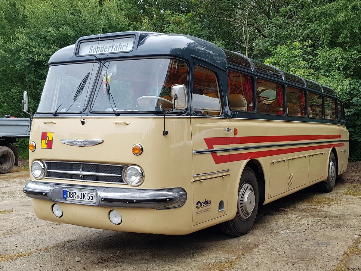 Ikarus 55 von Regionalbus Rostock in P�tnitz.