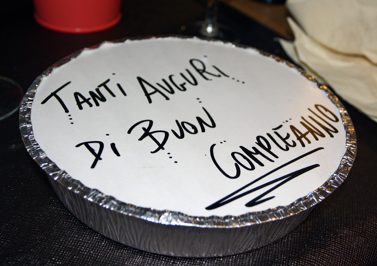 
Im Ristorante Pane e Vino am 12.04.2016 in Herdorf im Hüttenhaus gab es für unser Geburtstagskind auch ein Geschenk vom Haus.....

Den Inhalt gibt es im nächsten Bild.