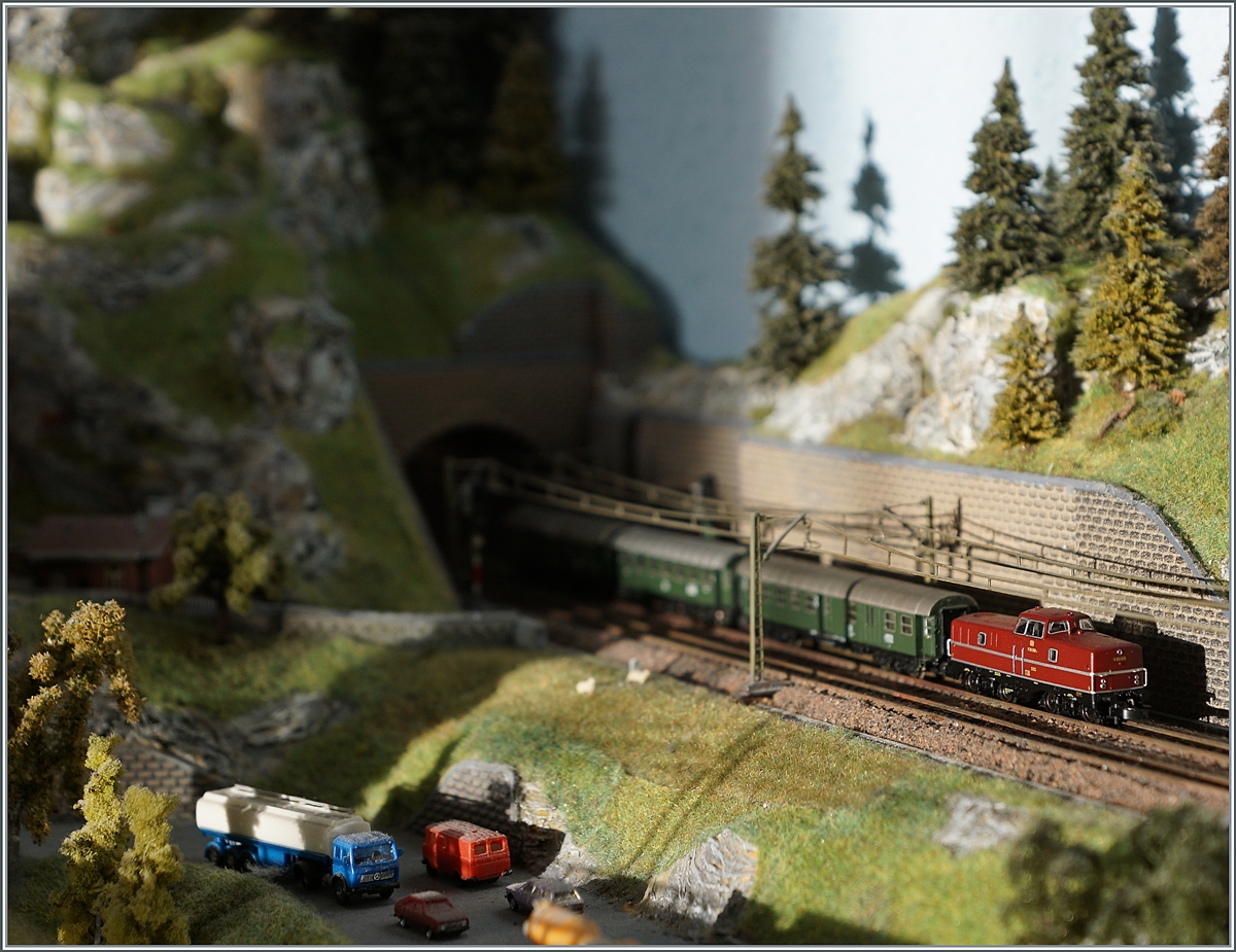 Im Winter, wenn die sonne ganz tief steht, reichen ihre Strahlen bis auf meine Z-Spur Anlage.

16. Dez. 2020