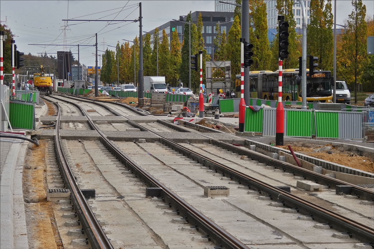 Impressionen der Stra�enbahnbaustelle auf dem Plateau du Kirchberg. (Hans) 04.10.2017