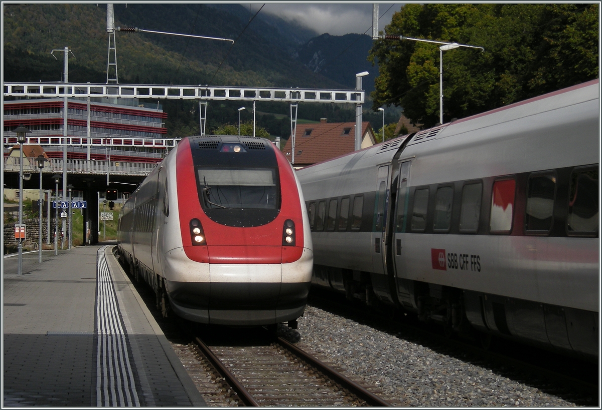 In der BLS (MLB)Station Grenchen Nord kreuzen sich st�ndlich die ICN Z�ge Basel - Biel - Lausanne/Gen�ve A�roport. 
12. Okt. 2013