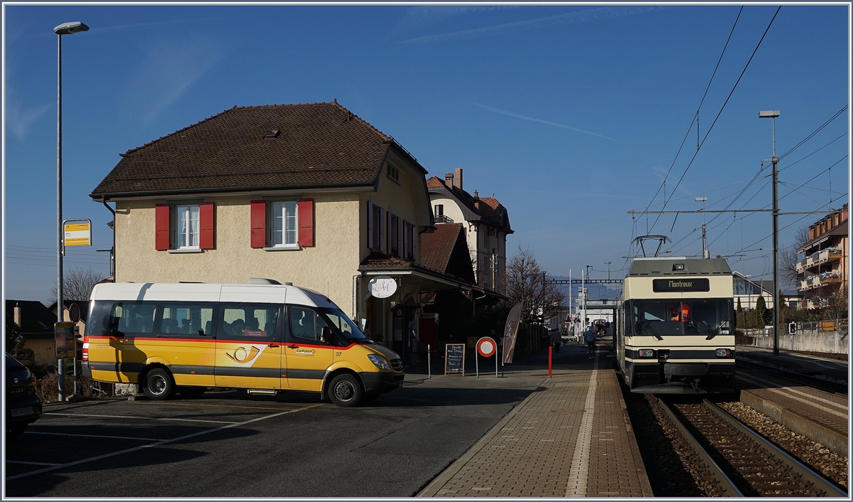 In Chernex an der MOB Strecke Montreux Zweisimmen vermittel ein Post-Bus Anschluss ans Vallée de Villars.
15. Dez. 2016