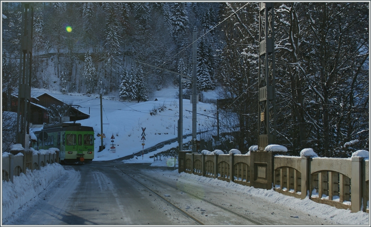 In Les Plnaches verzweigt sich die Strecke in die Streckenäste von und nach Aigle (rechts) und von und nach Les Diablerets.
In der Regel fahren alle Züge über die Brücke bis nach Le Sepey. (Spitzkehre/Kopfbahnhof, siehe auch Gioposition).
25. Jan. 2014