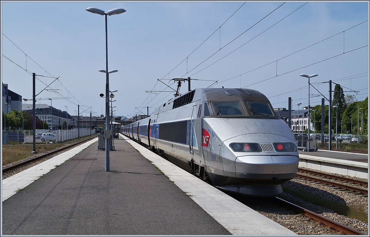 In Saint Malo wartet ein TGV auf die Fahrt nach Paris.

6. Mai 2019