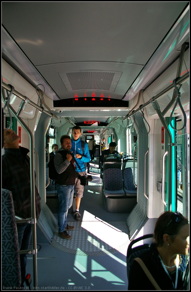 Innenraum an den T�ren der Skoda ForCity Classic f�r die t�rkische Stadt Konya, die auf der InnoTrans 2014 ausgestellt war.