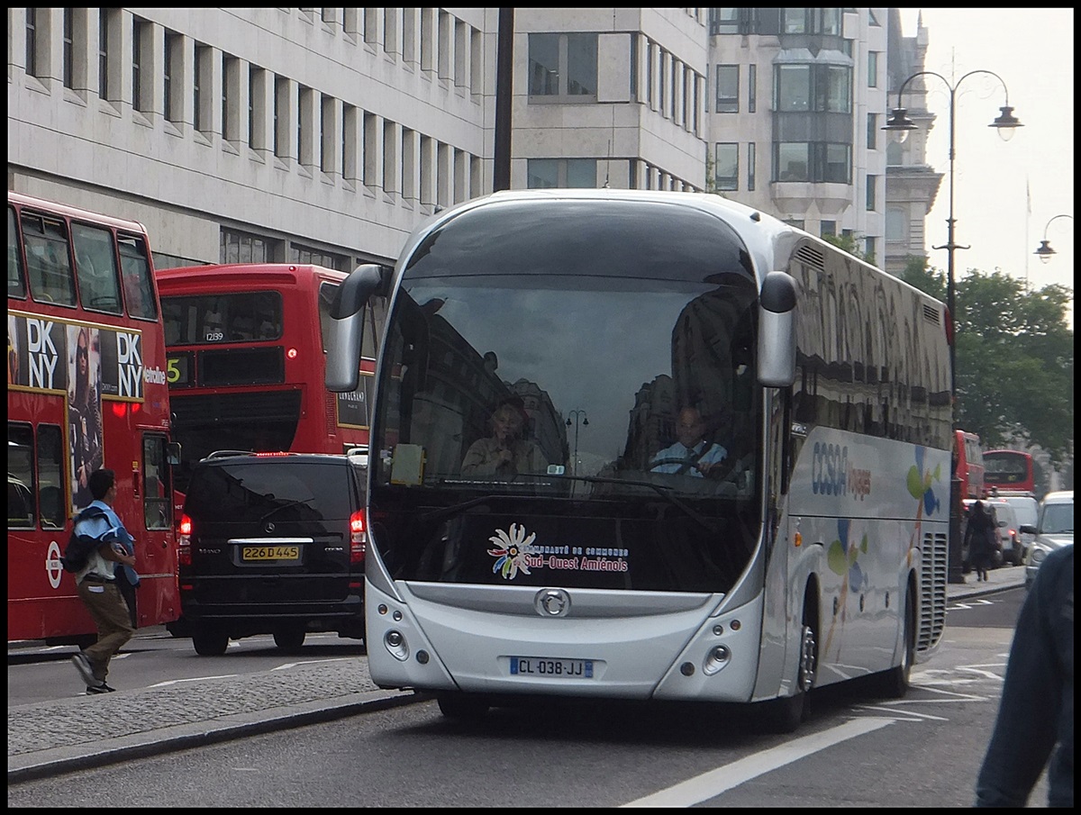 Irisbus Magelys von Communaut� de Communes du Sud-Ouest Ami�nois aus Frankreich in London.