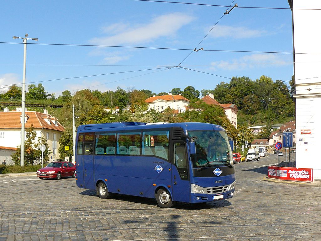 Isuzu Turqoise Bus, N�bře�� Edvarda Bene�e, Prag (CZ) 08-09-2012.