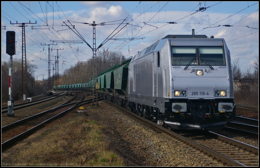 ITL 285 119 mit Uagps-Wagen (Kieszug) am 22.02.2014 durch Leipzig-Thekla nach Berlin Neukölln