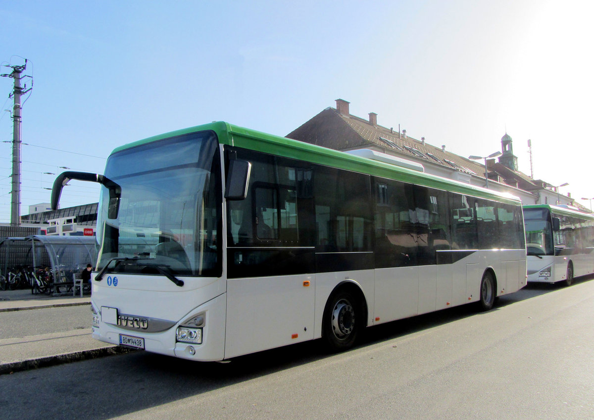 Iveco Crossway der �BB in Krems am Busbahnhof.