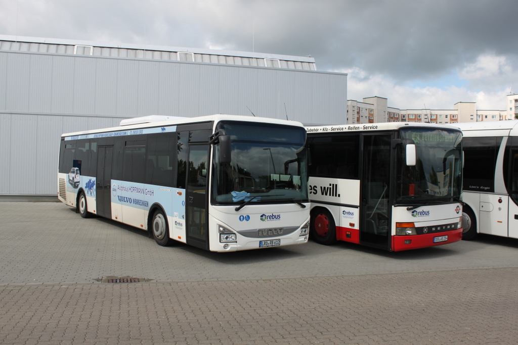 IVECO Crossway und Setra 315 H waren abgestellt in H�he Rostock Hauptbahnhof/S�d.18.06.2016